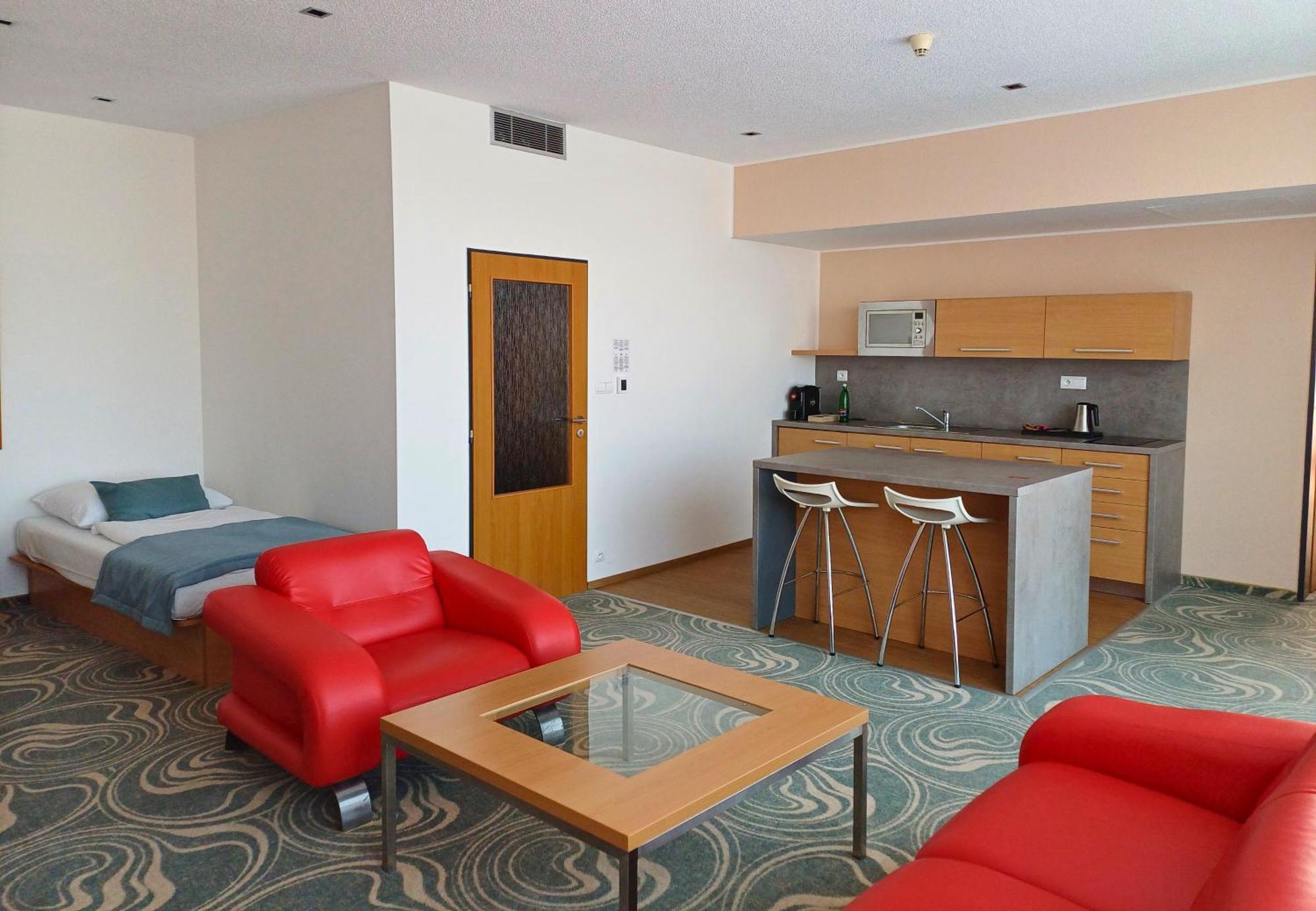 Hotel Avanti 4*